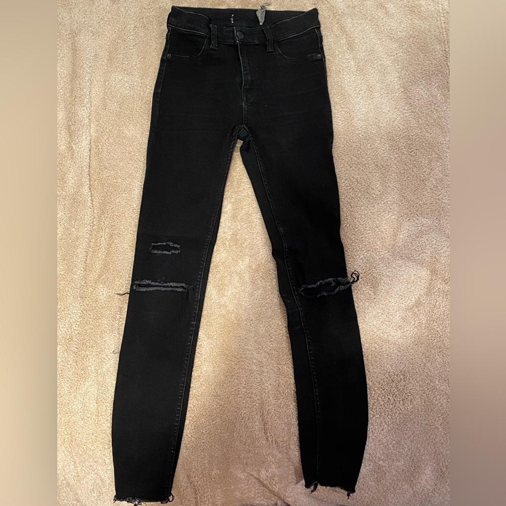 Free People Black Mid-rise Black Distressed Skinny Jeans 🖤